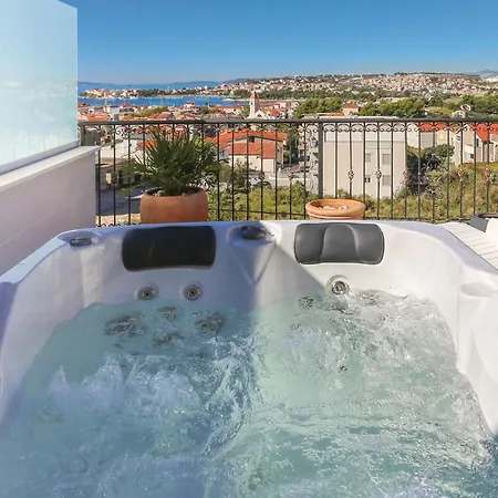 Sea View Jacuzzi Jo Podstrana